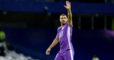 رامي ربيعة يقود العين لتعادل ثمين أمام النصر في الدوري الإماراتي